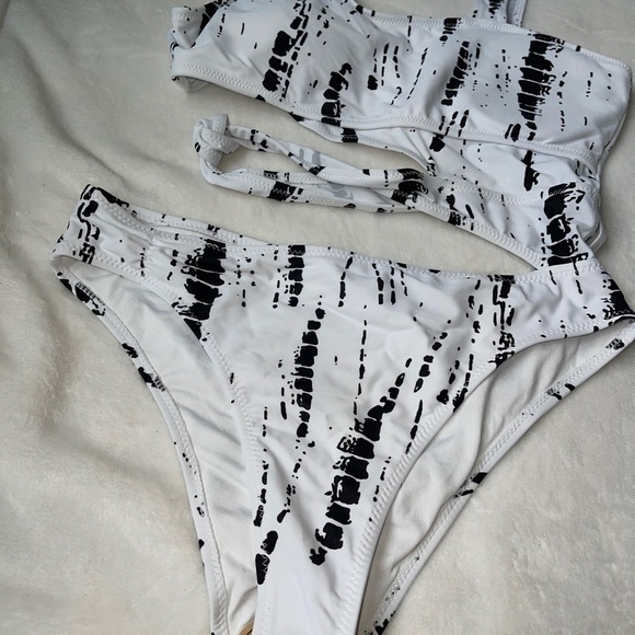 Be Wicked cut out swim suit - Picture 7 of 7